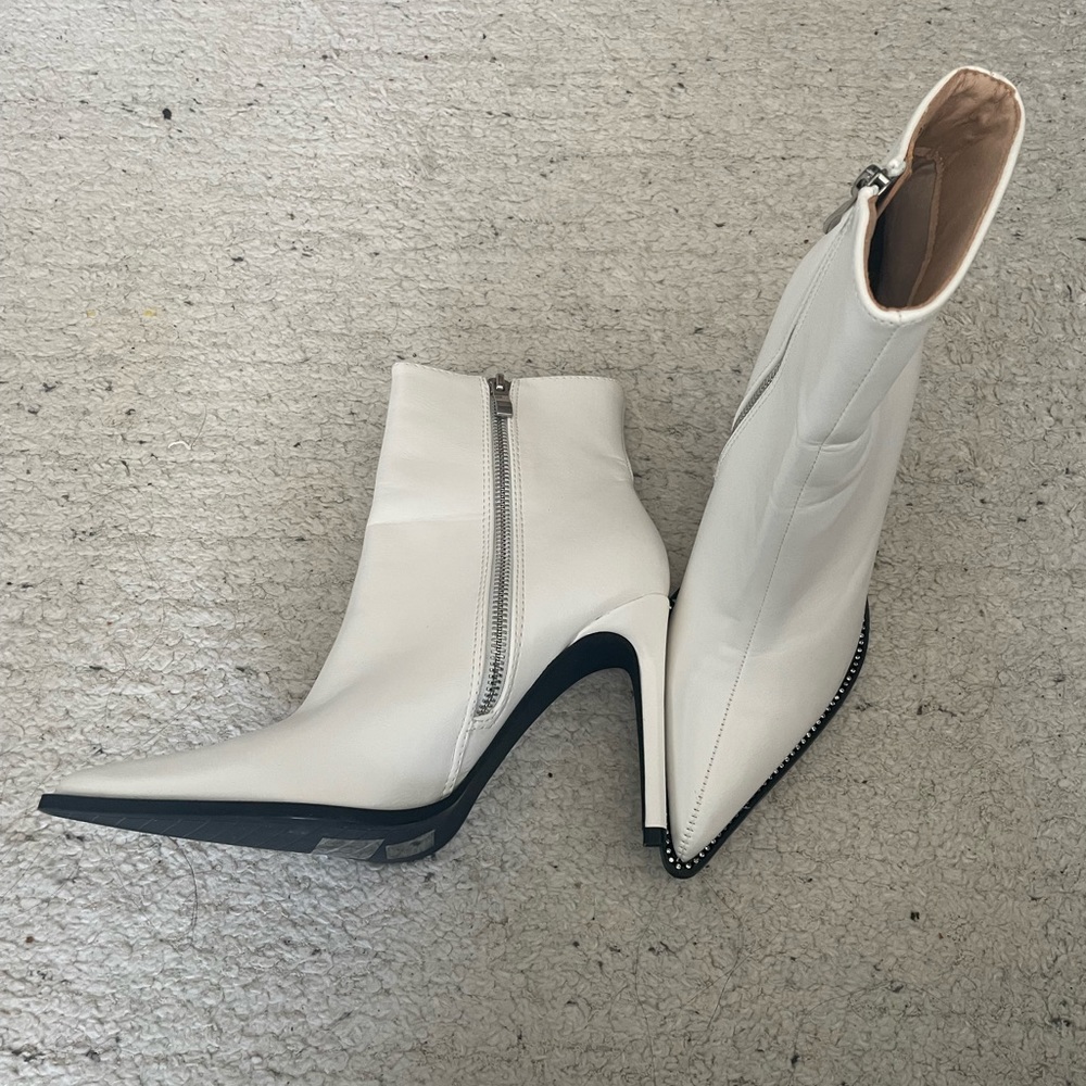 White high heel boots